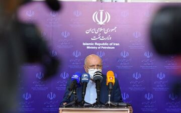 وزیر نفت: تا زمانی که تحریم‌ها برجاست، درباره مباحث مربوط به تولید و صادرات نفت ایران صحبت نمی‌کنم