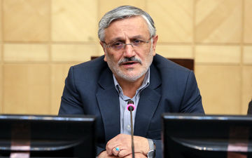 از سیدمحمد خاتمی به‌دلیل ارایه راهکارهایی برای برون‌رفت از شرایط کنونی تشکر می‌کنم