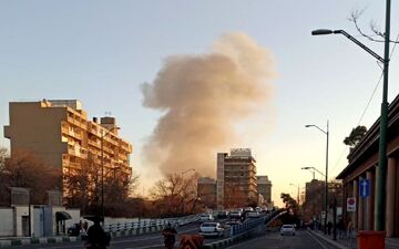 وقوع حریق گسترده در یک باربری در خیابان شوش تهران 
