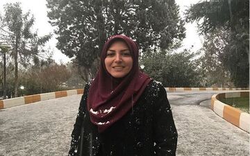 تیپ و ژست الهام شریفی مقدم در هوای برفی (عکس)