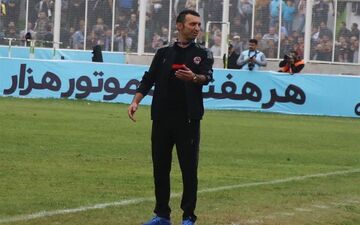 سرمربی استقلالی بدنبال جذب بازیکن تا قبل از بازی با پرسپولیس