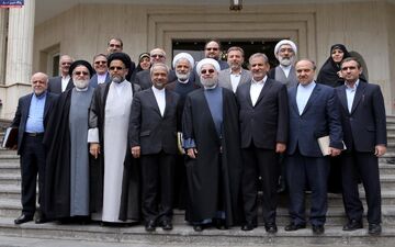کدام وزراء رفتنی شدند؟ کدام وزراء ماندنی؟
