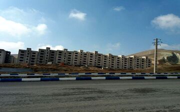پرند مقداری مشتری جذب کرد