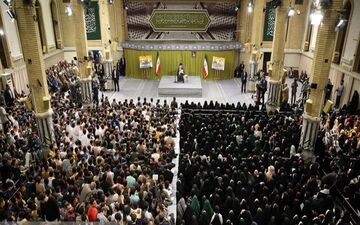 آغاز دیدار دانش‌آموزان و دانشجویان با رهبر انقلاب

