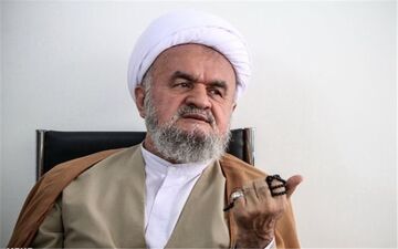 عضو مجلس خبرگان رهبری: از کنار هتک حرمت به مقدسات نمی‌توان به سادگی عبور کرد

