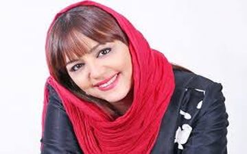 پوشش و گریم لیلا برخورداری در یک نمایش (عکس)