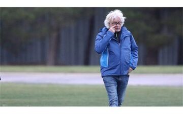 دیدار سرمربی استقلال با مجری محبوب تلویزیون/عکس
