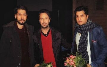 شاهرخ استخری و پندار اکبری، بعد از تماشای نمایش شال و انگشتر (عکس)