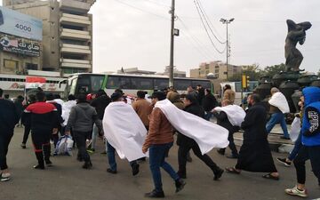 خروش مردم عراق در خیابان های بغداد برای شرکت در تظاهرات ضد اشغال