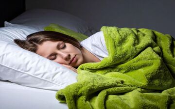 چرا با وجود خواب کافی، صبح‌ها خسته از خواب بیدار می‌شویم؟