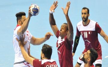 قطر با غلبه بر بحرین بر بام هندبال آسیا ایستاد
