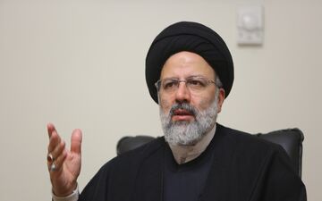 رنگ انتخاباتى ام پرچم سه رنگ جمهورى اسلامى است/مردم باید تفاوت دولت آینده با سایر دولت‌ها را احساس کنند
