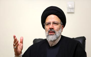 رنگ انتخاباتى ام پرچم سه رنگ جمهورى اسلامى است/مردم باید تفاوت دولت آینده با سایر دولت‌ها را احساس کنند