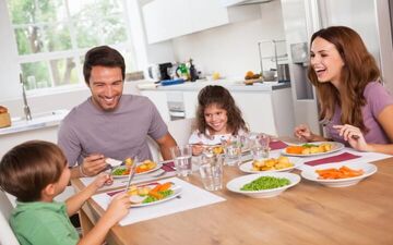 چه والدینی می توانند فرزند شاد تربیت کنند؟

