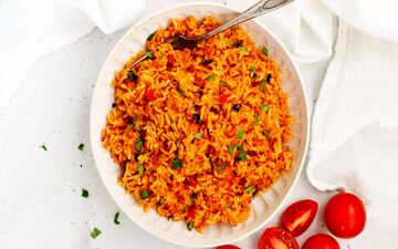 طرز تهیه استانبولی پلو (با طعمی بی‌نظیر و ته‌دیگ طلایی)