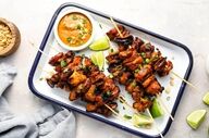 طرز تهیه جوجه کباب با مرینیت بادام زمینی مرحله‌به‌مرحله