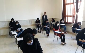  امتحانات کدام دانشجویان حضوری برگزار می‌شود؟
