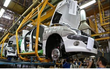 کاهش ۵ تا ۱۰ درصدی قیمت خودرو‌های وارداتی، مونتاژی و داخلی در بازار
