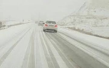 آزادراه زنجان-قزوین به دلیل بارش برف و کولاک مسدود شد