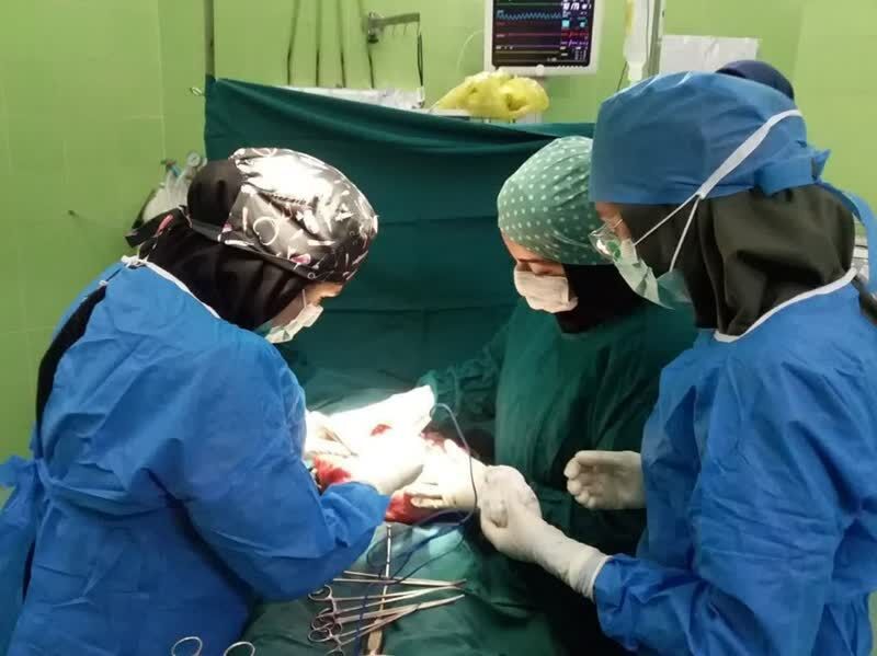 نجات جان بانوی هرمزگانی؛ توده عظیم 6/5 کیلویی از بدن بیمار خارج شد