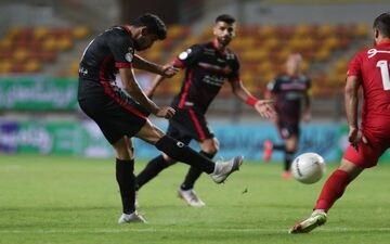 گل اول پرسپولیس به فولاد‌خوزستان توسط رضا اسدی