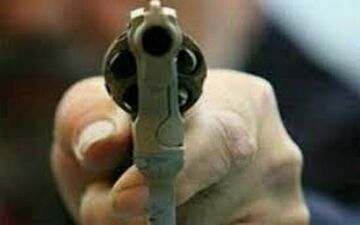  تعدی به مأمور پلیس حادثه آفرید / مجرم به دنبال خلع سلاح مأمور پلیس