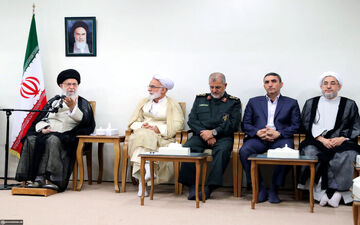 رهبر انقلاب اسلامی: یاد شهدا در کشور امیدبخش و جهت‌بخش است