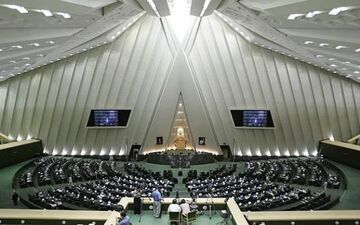 احضار وزیر آموزش و پرورش درباره شائبه نقض ممنوعیت عضویت دولتی ها در هیات مدیره