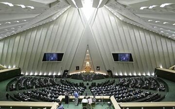 احضار وزیر آموزش و پرورش درباره شائبه نقض ممنوعیت عضویت دولتی ها در هیات مدیره