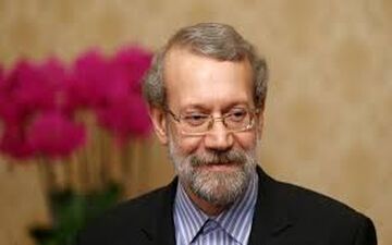 حضورعلی لاریجانی جمعی از نمایندگان در جلسه علنی مجلس با لباس سپاه