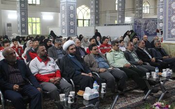 برگزاری آیین غبارروبی امامزاده حضرتین (ع) و تقدیر از داوطلبان هلال‌احمر شهرستان قدس