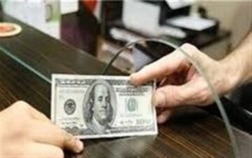  قیمت خرید دلار در بانک‎ها در 15 آبان 97