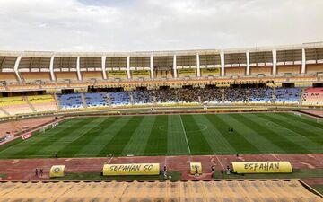 حواشی دیدار سپاهان و الهلال؛ رقص نور روی سکوهای نقش‌جهان