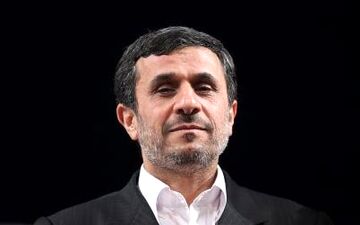 پاسخ کنایه آمیزتوئیتری احمدی‌نژاد به روحانی و حسین فریدون