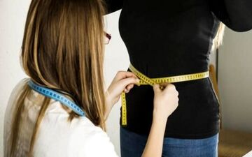 چرا بعضی ها همبرگر و پیتزا می خورند اما لاغر می مانند؟
