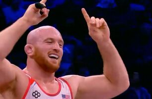 قهرمانی اسنایدر با کامبک مقابل آرش یوشیدا؛ فیلم لحظات پیروزی
