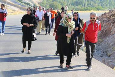 همایش باشکوه خانواده‌های کرمانشاه از بیماران سرطانی با همایت هیأت کوهنوردی استان اسکای رانینگ