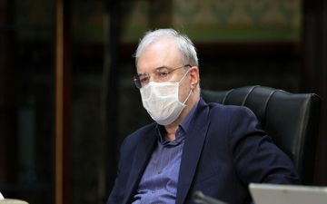 واکسن های وارداتی را اول این افراد می‌زنند