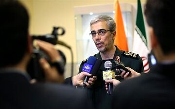 نیروی زمینی مسئولیت دفاع از سرزمین خشکی کشور را بر عهده دارد