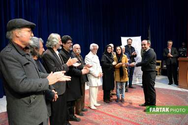 برگزاری عصر شعر و موسیقی بهار در تالار وحدت و تجلیل از روسای انجمن‌های ادبی 
