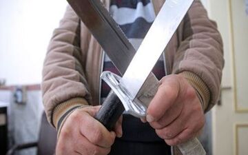 باورنکردنی؛ قمه‌کشی چند کودک در یکی از خیابان‌های تهران! + فیلم