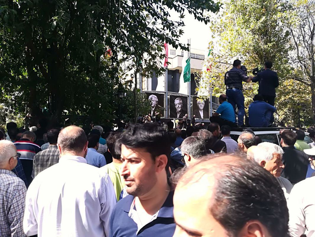 گزارش تصویری از مراسم تشیع استاد عزت الله انتظامی