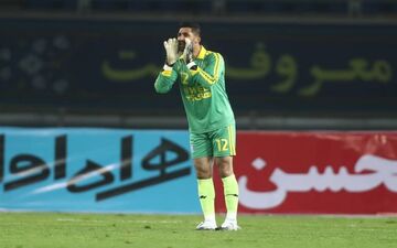 رشید مظاهری در تمرین سپاهان حاضر شد 