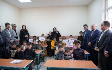 ‍ ‍

مدرسه «زنده یاد کبری عبدلی غضنفری» در روستای مله آوره شهرستان جوانرود افتتاح شد 



 