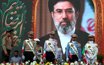 دستور آیت‌الله خامنه‌ای برای باقی ماندن اورانیوم غنی‌شده در خاک ایران؛ نفت گران شد