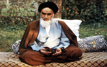 فیلمی کمتر دیده شده از امام خمینی(ره) در نوفل لوشاتو 