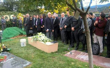 نابغه ریاضی به خاک سپرده شد/عکس