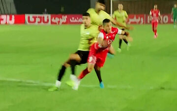 خطا به روی علیپور و اعلام پنالتی برای پرسپولیس + ویدئو