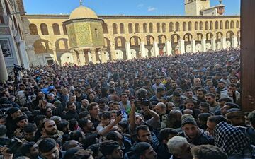 اولین نماز جمعه در مسجد اموی پایتخت دمشق پس از سقوط بشاراسد + تصاویر 