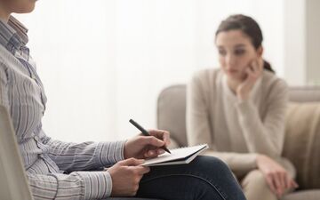 اضطراب و افسردگی؛ شباهت‌ها، تفاوت‌ها و رویکردهای درمانی